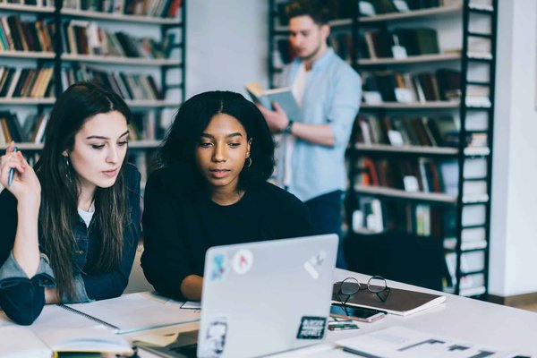 Intelligence artificielle : quel impact sur le marché du travail ?